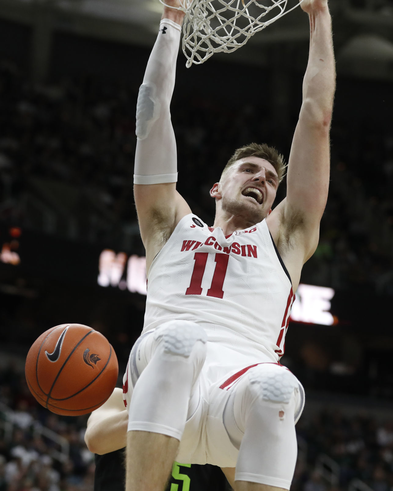 Spartans 67, Badgers 55